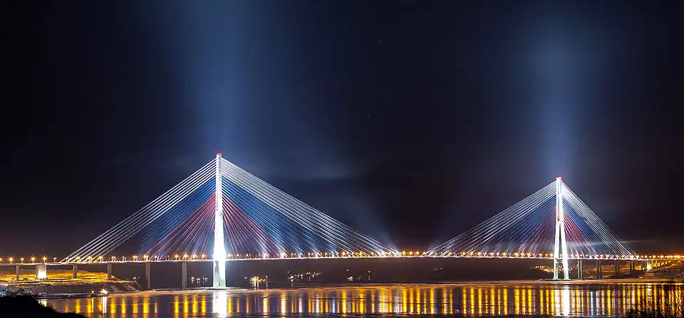 پل در شب، ۲۰۱۳