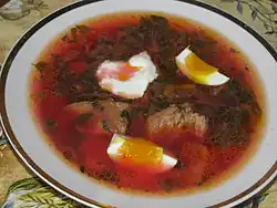 برش سبز اوکراینی شامل ترشک و چغندر
