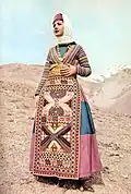 لباس زنان ارمنی شهر وُستان.