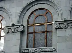 تزئینات ساختمان تالار آکادمی ملی اپرا و باله آلکساندر اسپنداریان