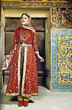 پوشاک محلی زنان ارمنی در جلفای نو