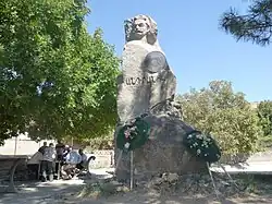 مجسمه آندرانیک اوزانیان در اوجان
