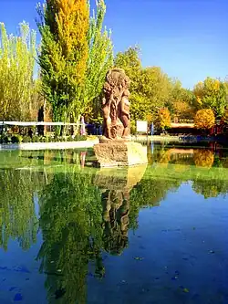«Վերածնված Հայաստան» քանդակ