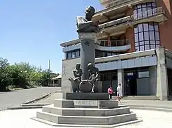 مجسمه  تیگران پتروسیان در ناحیه داوتاشن