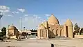 نمای شمالی از مجموعه بناهای امامزاده جعفر؛ از سمت راست: ۱. آرامگاه چهل دختران دامغان ۲. امامزاده جعفر ۳. بنای قدیمی دفتر آستان و ۴. امامزاده محمد (دامغان)