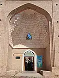 ایوان ورودی باغ که در ضلع جنوبی آن قرار گرفته است