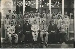 جمعی از فارغ‌التحصیلان کلاس ششم ابتدایی مدرسه تدین اردبیل در سال ۱۳۱۷