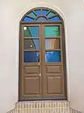 یکی از درهای قدیمی خانه