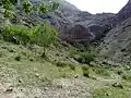 دربند استند-غار پهلوان در انتهای همین دره زیبا واقع شده است.سد ساروجی دربندبیش از 1000 سال قدمت دارد.
