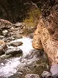 نمایی از رودخانهٔ درکه