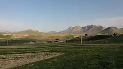 متن زیرنویس در اینجا