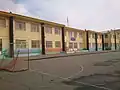 ساختمان مرکزی مدرسه