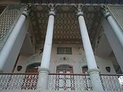 ایوان کاخ