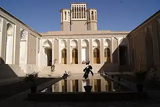 صحن خانه