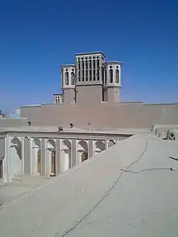 نمایی از بادگیر