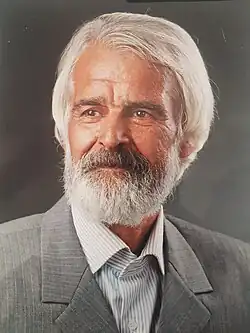 غلامحسین یوسفی