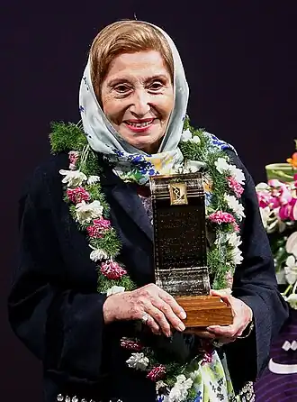 فخری ملکپور در مراسم نکوداشتش ۶ شهریور ۱۳۹۶ تالار وحدت تهران