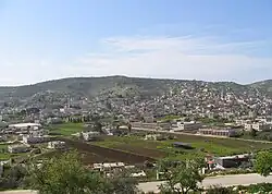 تصویری که از ضلع شرقی شهر قباطیه گرفته شده