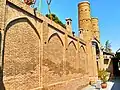 نمای بیرونی مدرسه