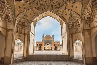 نما از در ورودی