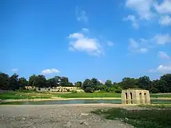 چشم‌انداز باغ و دریاچه عباس‌آباد