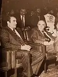 منوچهر سلیمی و امیرعباس هویدا در اجلاس سرانه نمایندگان و نخست‌وزیر، نشسته در ردیف اول
