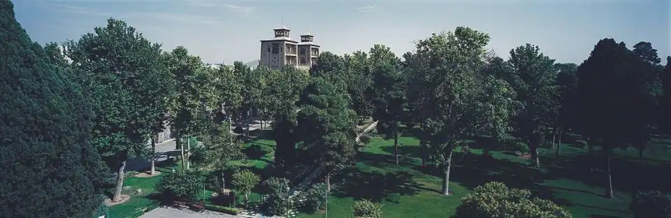 نمای باغ گلستان