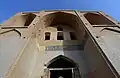 نمای نزدیک ایوان ورودی
