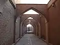 کوچه کنار کاروانسرا