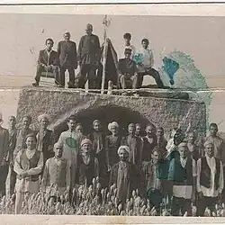 کشاورزان زرتشتی و مسلمان شریف‌آباد در سالهای دور