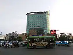 نمایی از تقاطعی اصلی در منطقهٔ بئی‌لین،‌شهر سوی‌هوا، سال ۲۰۱۷