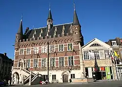 Town hall, museum and Marbol fountain