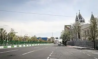 کلیسای سرکیس مقدس در تقاطع بلوار کریمخان زند و خیابان ویلا
