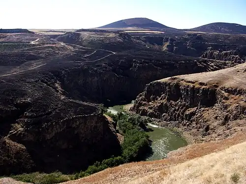 رود آخوریان