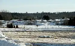 رود اتاوا at the outlet of Lac des Quinze, Angliers