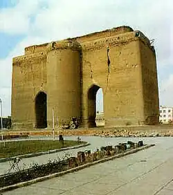 نمای ارگ و باغ ملت پس از تخریب دیوارهای جنوبی ارگ جهت ساخت پارک ملت، اواخر دورهٔ پهلوی دوم