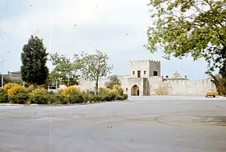 نمای بیرونی آتشکده