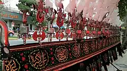 یک علم عزاداری عاشورا در بجنورد