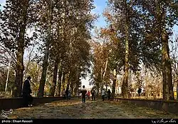 باغ فاتح در پاییز