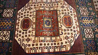 سنتی شمع فرش شیروان