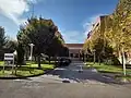 ورودی پشتی دانشکده در تاریخ ۱۴۰۳