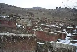 آرامستان اطراف کلیسا