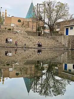 چشمه و امامزاده نوح