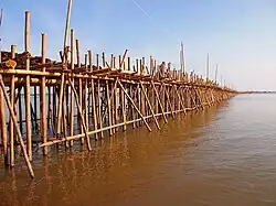 پل بامبو در کمپنگ چام