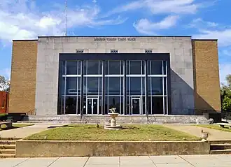 Barbour County courthouse in کلیتون، آلاباما