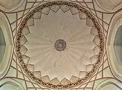 آویز گنبد مرکزی