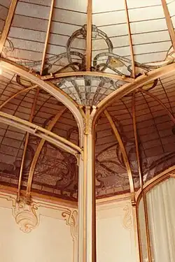جزئیات باغ زمستانی هتل ون ایتولده