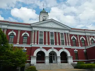 Calhoun County courthouse in Anniston