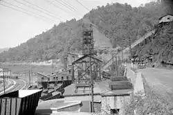 Coal tipple in Capels, 1938. Photo by ماریون پووست ولکات.