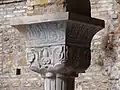 عبارت «ولا غالب إلا الله» که بر روی ستونی در کاخ الحمراء حک شده
